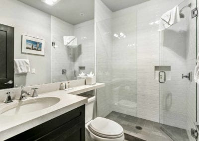 Bathroom | For Sale Lion Square Lodge #217 | Havlik Real Estate | www.vailproperties.com